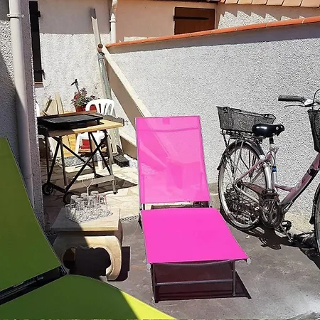 Superbe Pavillon De Climatise Avec Piscine Collective -6cyc62