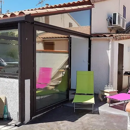 Superbe Pavillon De Climatise Avec Piscine Collective -6cyc62